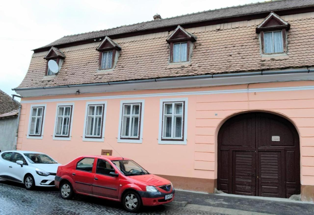 Twins Boutique Korsy Apartment Sibiu Ngoại thất bức ảnh